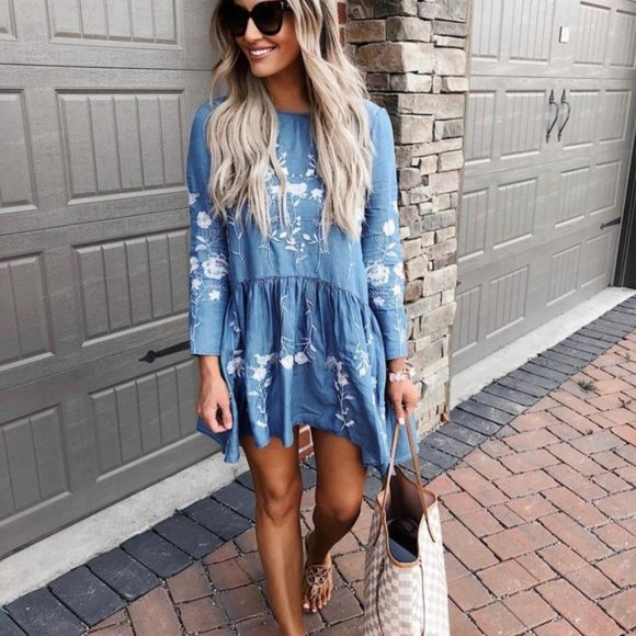 Goodnight Macaroon Blue Floral Mini Dress - Picture 1 of 4